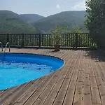 с басейн и джакузи Goranovtsi