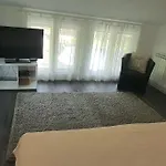 с басейн и джакузи