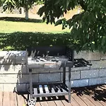 с басейн и джакузи بيت للعطل