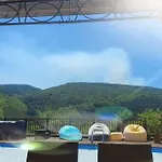 с басейн и джакузи Nyaraló