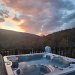 с басейн и джакузи Nyaraló Goranovtsi