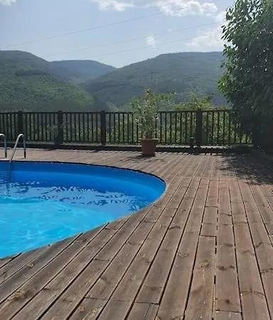с басейн и джакузи Goranovtsi