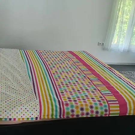 с басейн и джакузи Nyaraló
