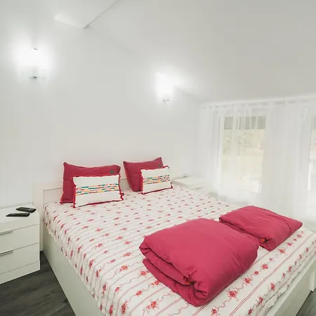 с басейн и джакузи *