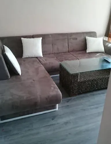 с басейн и джакузи