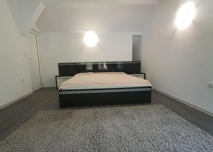 Nyaraló с басейн и джакузи