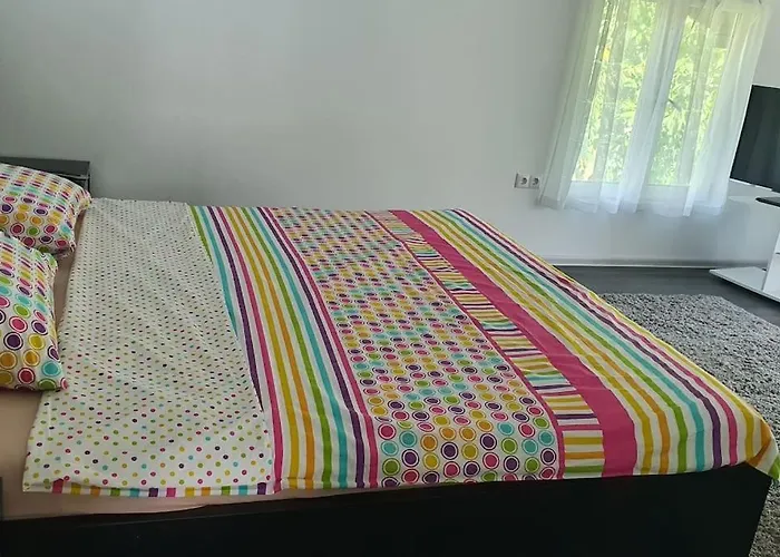 с басейн и джакузи Prázdninový dům