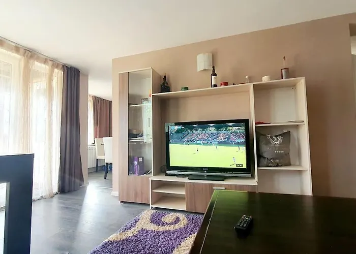 с басейн и джакузи