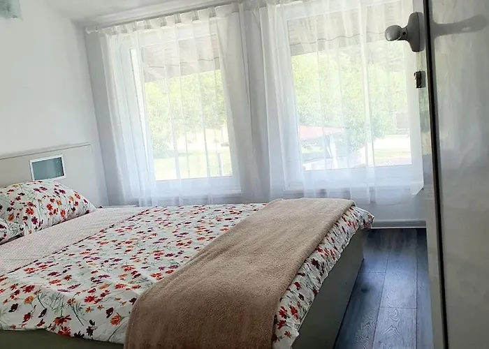 Prázdninový dům с басейн и джакузи *