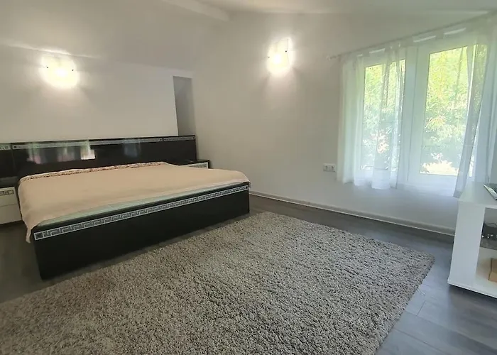 с басейн и джакузи Prázdninový dům *