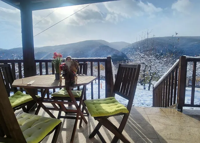 Nyaraló с басейн и джакузи Goranovtsi