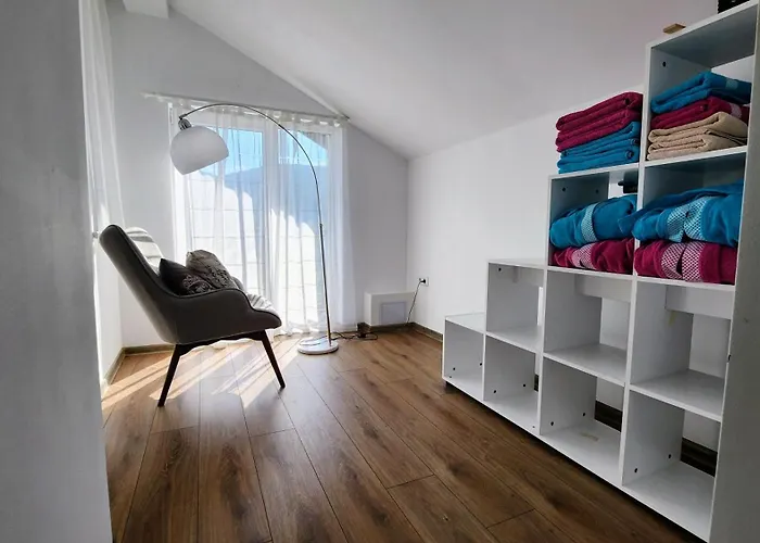 с басейн и джакузи Nyaraló *