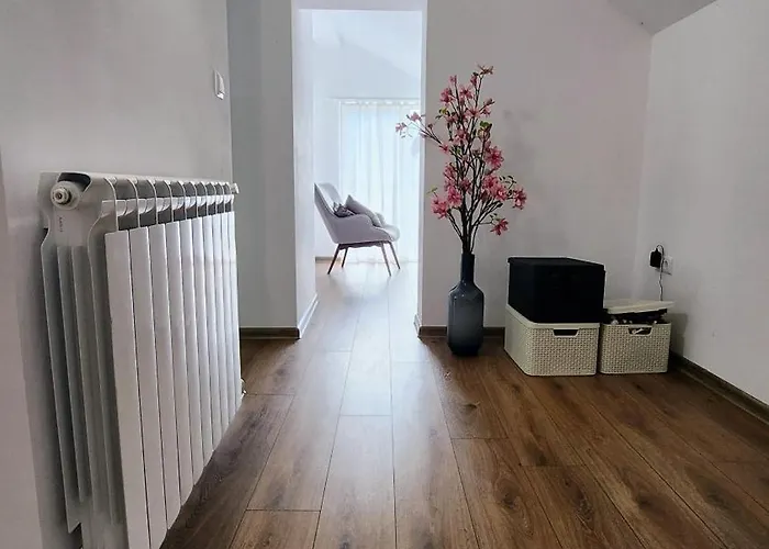 с басейн и джакузи בית נופש