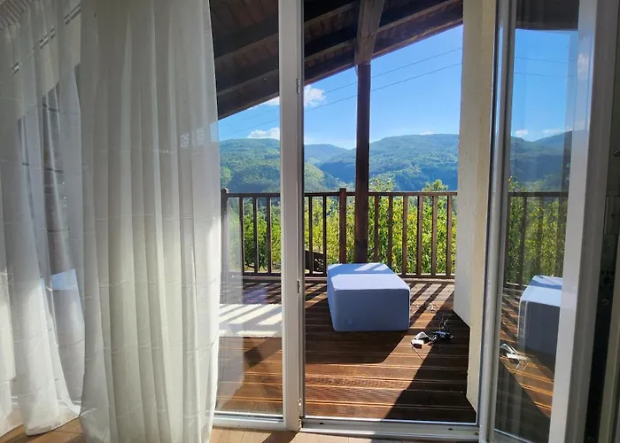 Prázdninový dům с басейн и джакузи *