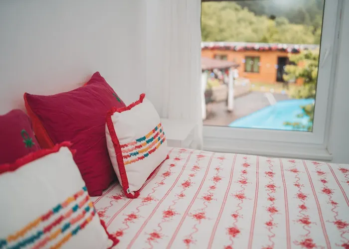 с басейн и джакузи * Goranovtsi