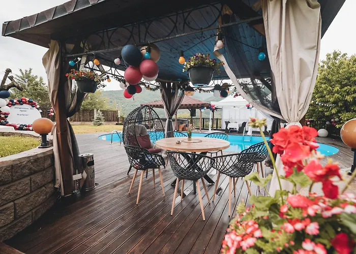 с басейн и джакузи *